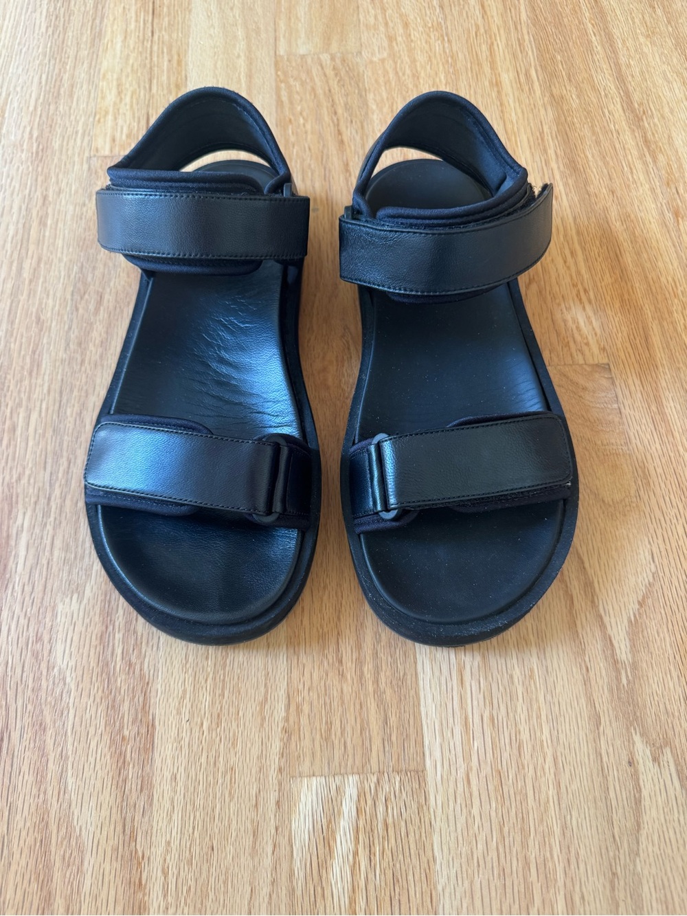 The Row hook and loop black sandal 37